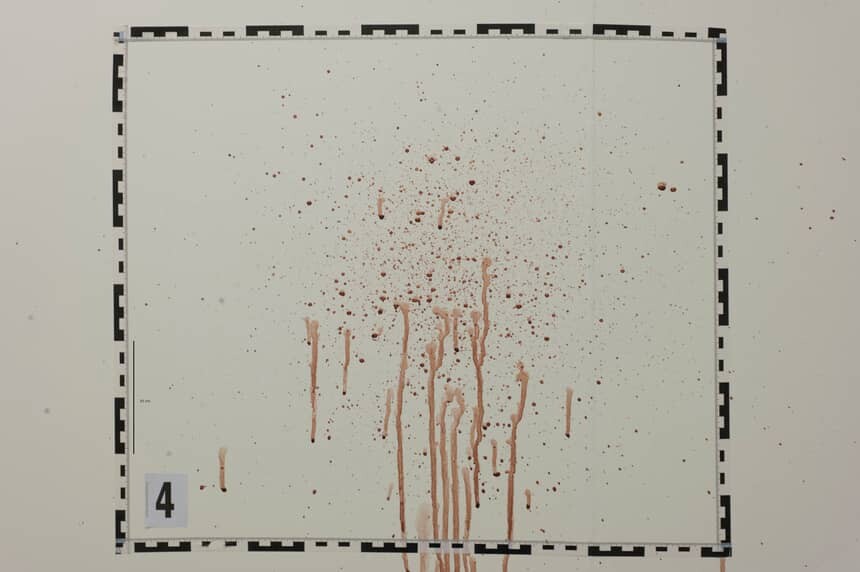 Bloedspoorpatroon ontstaan door het uitademen van bloed