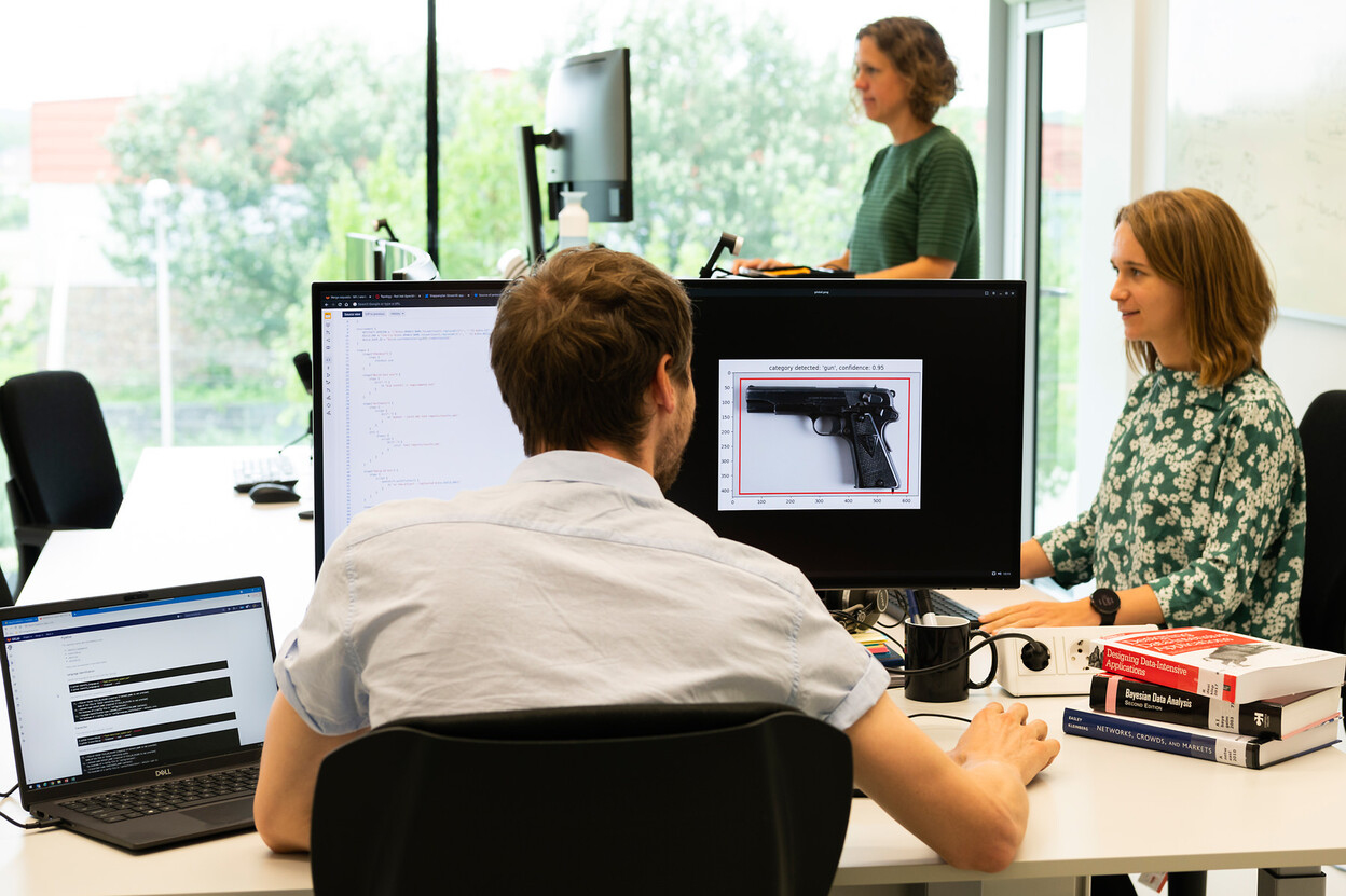 Data scientists aan het werk op kantoor