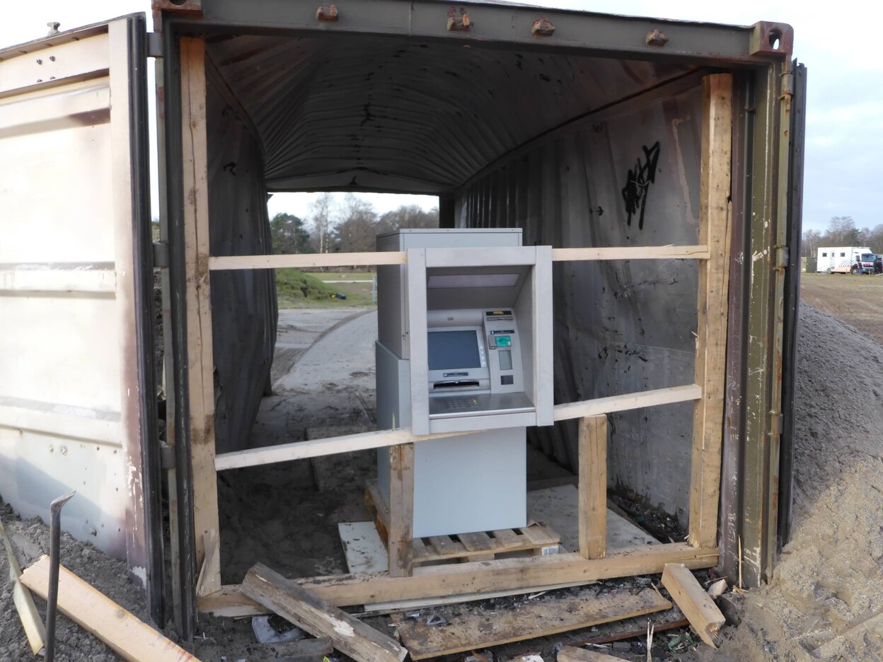 Een geldautomaat waarbij een experiment met een explosief zal worden uitgevoerd