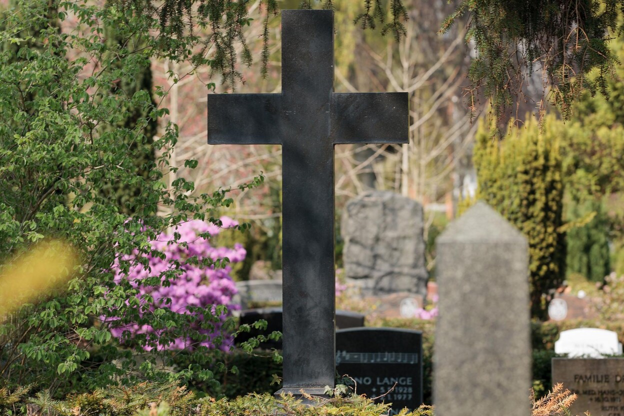 Kruis op een begraafplaats