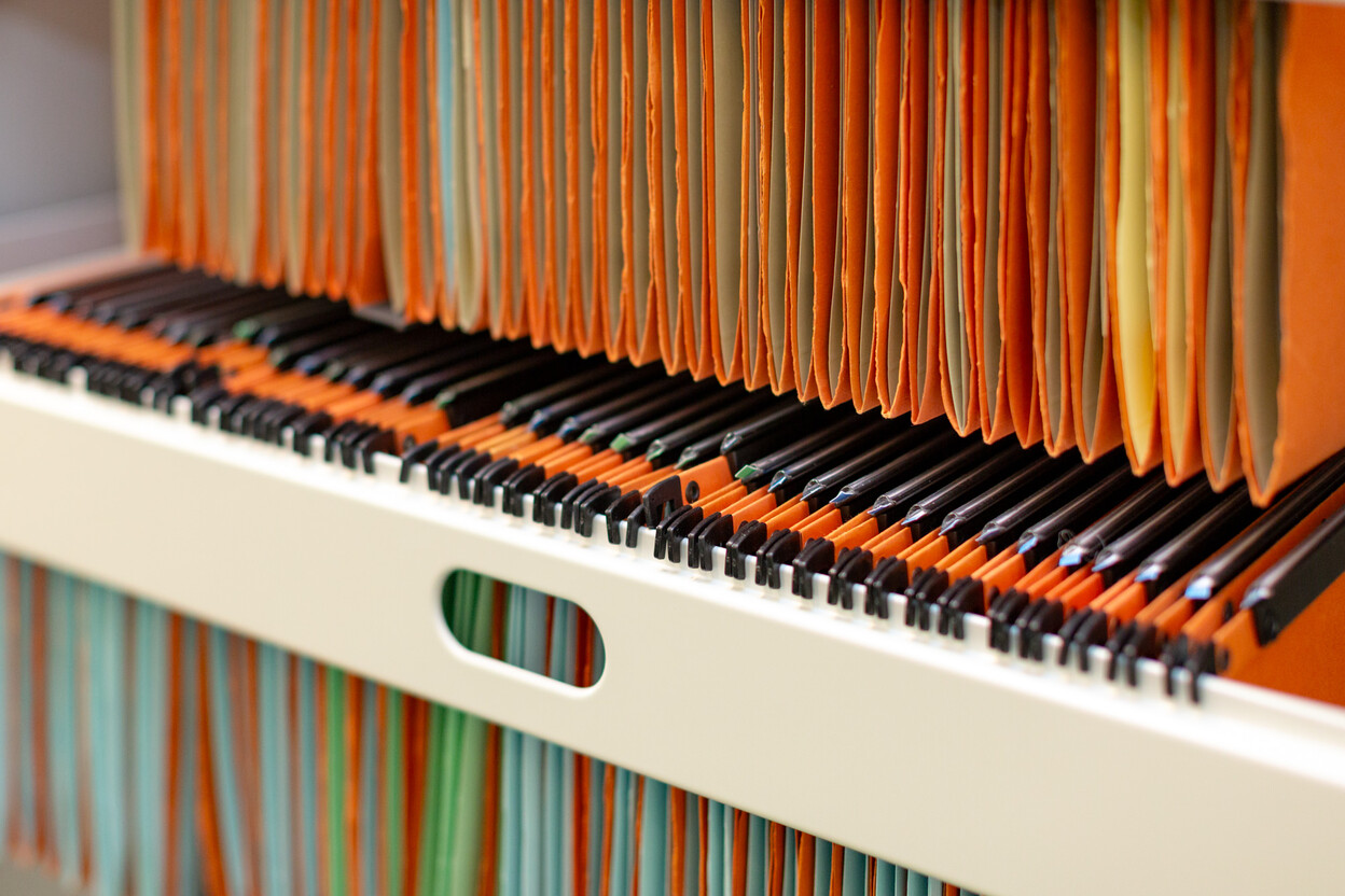 Een kast vol dossiers